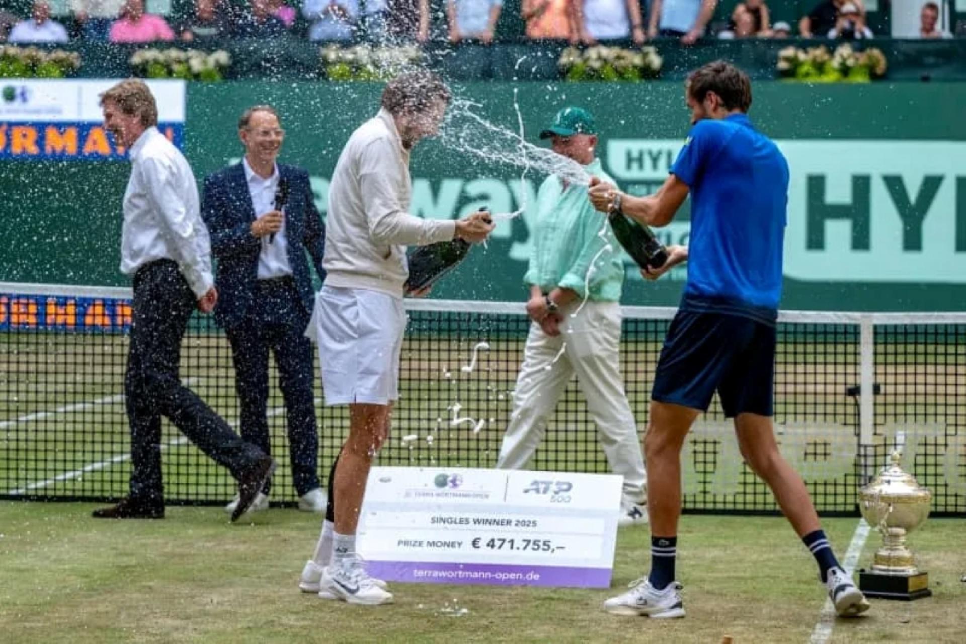 Daniil Medvédev espera un duelo «increíble» con Alexander Bublik en Almaty