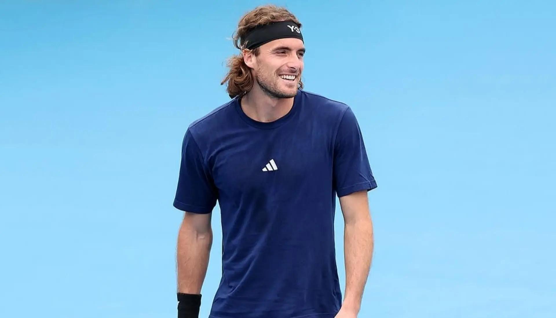 Tsitsipas encuentra tranquilidad en Almaty tras reestructurar su equipo técnico
